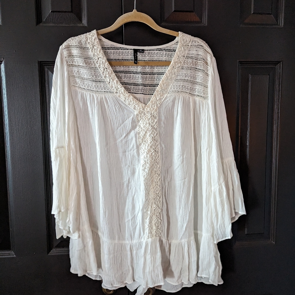 New Directions cream v-neck lace long sleeve flowy shirt, size: 3X NWT